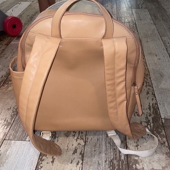 Skip Hop diaper backpack in camel cream tan color - Picture 3 of 3